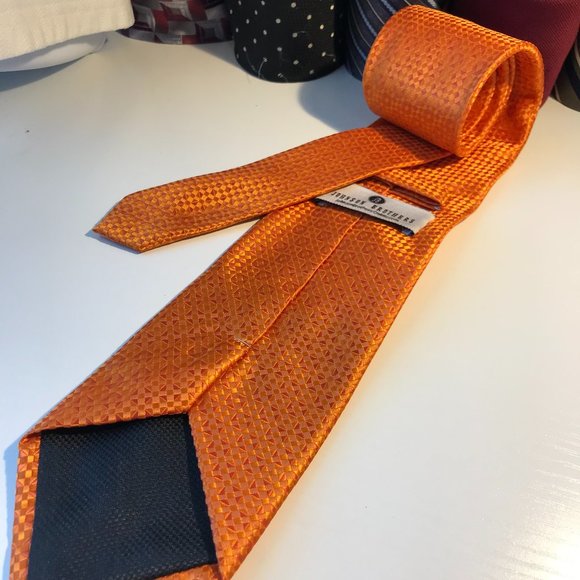 Johnson Brothers Neck Tie - Picture 2 of 2